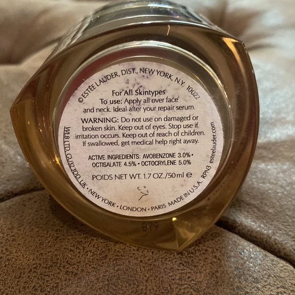 Estée Lauder Revitalizing Supreme + I.7 oz - Picture 2 of 2